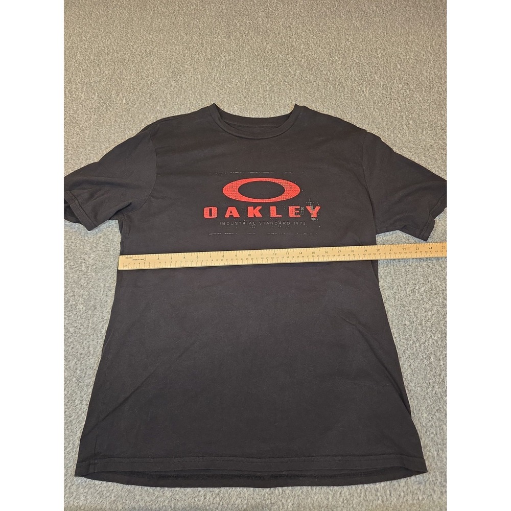 Oakley Machined Mens T-Shirt Black Red Oval Logo Industrial Standard 1975...